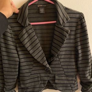 Black and gray blazer